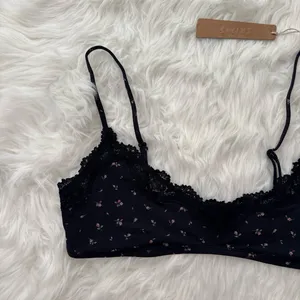 Skims Fits Everybody Lace Scoop Bralette Onyx Rosebud Print Size Large thumbnail 3