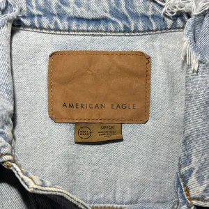 American Eagle‎ Denim Jacket Sz Small Trucker Type III 3 Ripped Distressing Long thumbnail 4