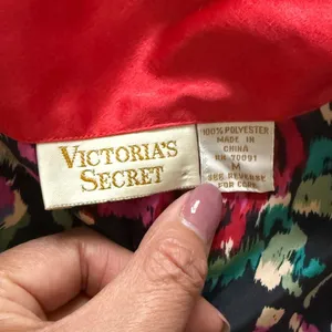 Vintage Victorias Secret Gold Label 90s Satin Floral Pajamas Set Sz M (Flaws) thumbnail 4