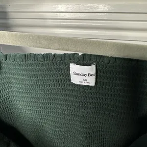 Aritzia Sunday Best Green Smocked Crop Top Puff Sleeve Cottagecore Romantic XS thumbnail 3