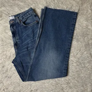 Zara‎ Blue Medium Wash Women’s Wide Leg Raw Hem Jeans Size 8 thumbnail 13