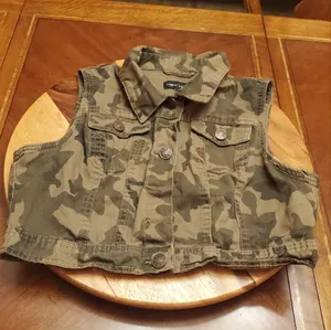 NEW LOOK CAMO SLEEVELESS JACKET LARGE SIZE thumbnail 3