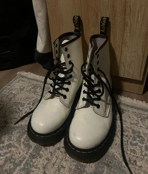 Dr. Martens thumbnail 1