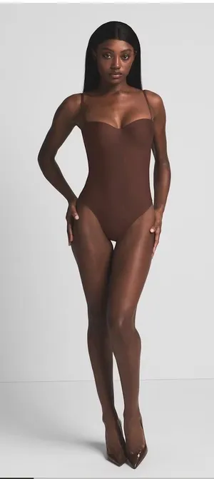 SKIMS UNDERWIRE THONG BODYSUIT COCOA Large thumbnail 1