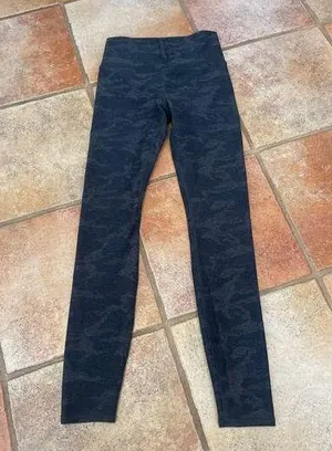 VUORI Camo leggings dark gray size xs thumbnail 1