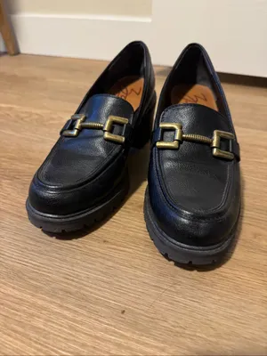 Zodiac Black Leather Horsebit Lug-Sole Loafers Women’s Sz 8 thumbnail 4
