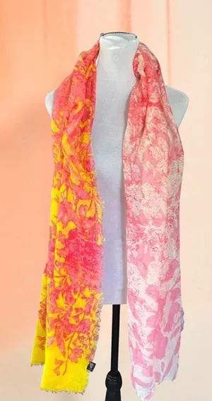 2 Chic Women's Scarf thumbnail 1
