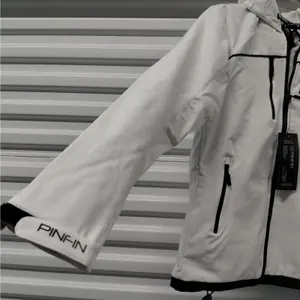 PinFin Womens Hooded Windbreaker Jacket Sz Medium White Outdoor Hiking Rain Coat thumbnail 2