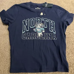 Hollister unc women’s tee shirt women’s small thumbnail 1