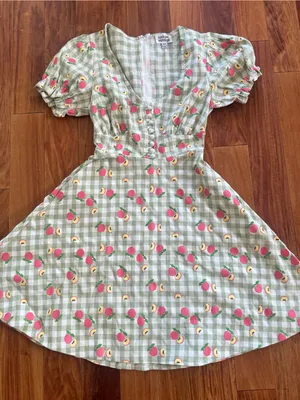 Unique Vintage Puff-Sleeve Fit & Flare Dress in Light Green with peaches thumbnail 3