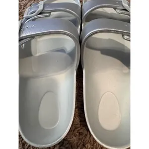 Shade & Shore Women's Size 7 Silver Metallic Double Buckle Slide Sandals thumbnail 3