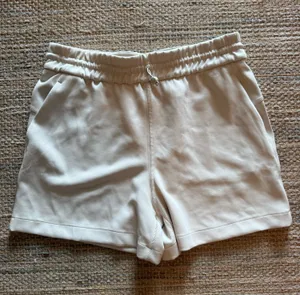 Lululemon Softstreme Shorts High-Rise 4" thumbnail 1