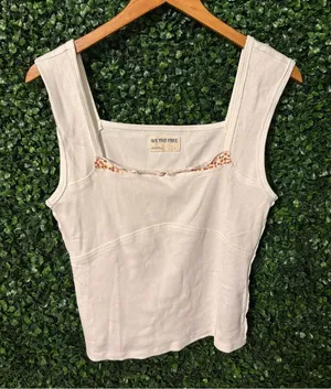 Free People We The Free Secrets Tee Tank Sz Large NWOT Cream Floral Cropped thumbnail 1