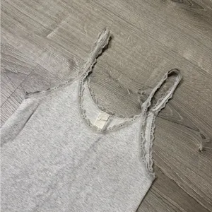 •FABLETICS• GREY LACE TANK thumbnail 2