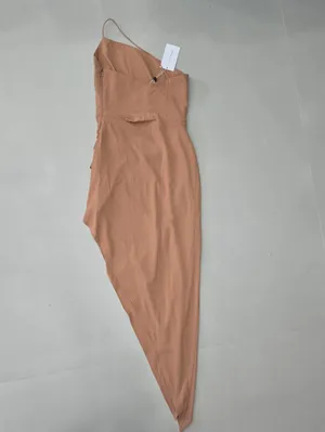 NWT! Lovers + Friends Emma Long One-Shoulder Asymmetric Dress in Tan Size XXS thumbnail 5