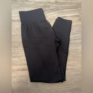 Nwot Black High Waisted Yoga Leggings S/M thumbnail 8