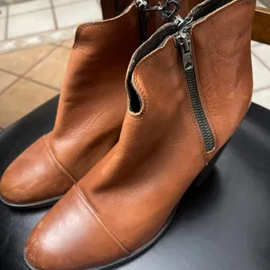 Boemos boots. Made in Italy. Used Beautifully made Leathe size 10 thumbnail 7