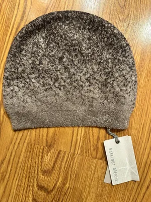 Barefoot Dreams Beanie - color Storm Grey-Dark Brown new with tags thumbnail 1