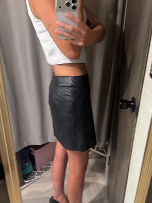 Express Y2K Vintage Genuine Leather Low Rise Mini Skirt in Black Size 0 thumbnail 2