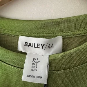 NEW!! Bailey 44 Metallic Shimmery Green Top Slightly Sheer‎ thumbnail 3