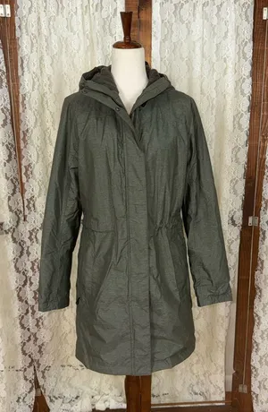 Nice L.L. Bean Quilted Fleece Lined Long Parka Green thumbnail 1
