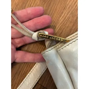Marc by Marc Jacobs White Leather Crossbody Bag – Classic Q Style thumbnail 7