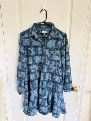 Tuckernuck Callahan Shirt Dress in Trellis Vine Crepe thumbnail 4