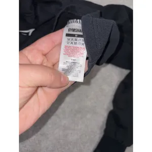 gymshark cropped hoodie Black Medium‎ Women's thumbnail 4