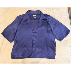 Wilfred Aritzia Beso Satin Shirt Nightshade Blue Short Sleeve Button Down M thumbnail 3