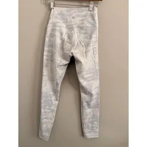 Lululemon High Rise Leggings Womens 6 Grey White Camo‎ Full Length Tights thumbnail 3