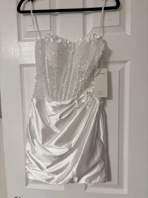 Stacees white mini dress Size 4 thumbnail 2