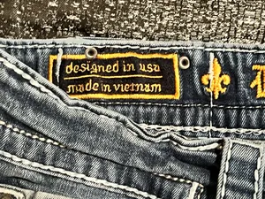 Womens 32" Rock Revival Feeny Straight Distressed Cutoff Denim Capris thumbnail 14