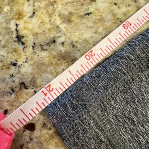 Lululemon Gray Leggings 21" crops no flaws size 10 thumbnail 6