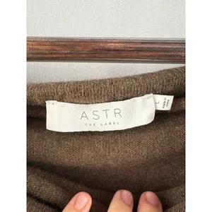 Women’s Astr The Label Large Brown Sleeveless Cowlneck Blouse thumbnail 4