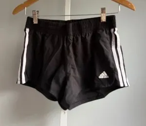 Adidas shorts size small thumbnail 1