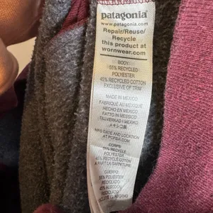 Patagonia P-6 Logo Uprisal Hoodie Women’s M Burgundy Pullover Sweatshirt thumbnail 8