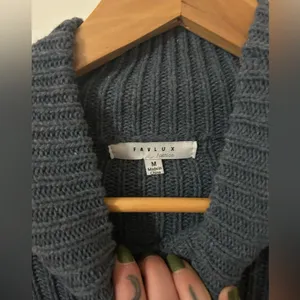 Gray turtleneck sweater Size M thumbnail 3