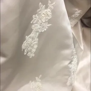Size 6 Davids Bridal A-line Wedding Gown thumbnail 5