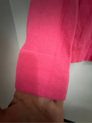 Lilly Pulitzer V-Neck Sweater in Hot Pink- Medium thumbnail 4