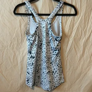 Lululemon tank top thumbnail 2