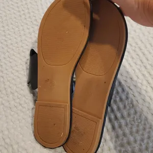 Cute Flat Black Sandals Size 39 (8) (#20) thumbnail 4