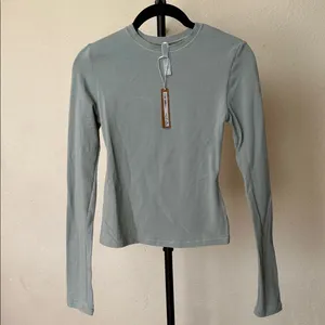 SKIMS‎ COTTON JERSEY LONG SLEEVE T-SHIRT | Mineral - S NWT NEW thumbnail 2