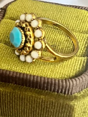 Vintage Gold Tone Faux Turquoise & Pearl Flower Cocktail Ring Size 7 thumbnail 3
