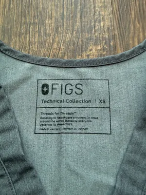 FIGS Women’s Graphite Gray Casma Three Pocket Scrub Top - Size XS thumbnail 3