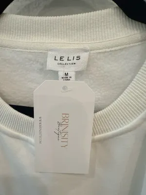 Le Lis Aspen Ski Club White Graphic Crewneck Sweatshirt Medium NWT thumbnail 3