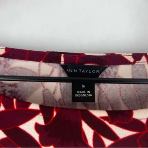 Ann Taylor Elegant Burgundy Floral Print Stretch Crepe Women's Bell Sleeve Top M thumbnail 2