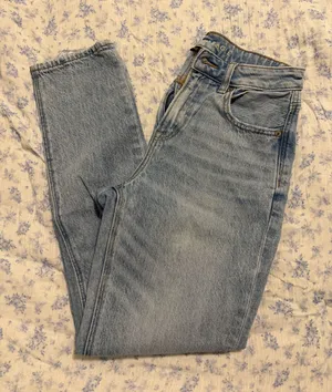 American Eagle Mom Jeans thumbnail 1