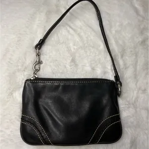 y2k COACH Black Leatherware Wristlet thumbnail 2
