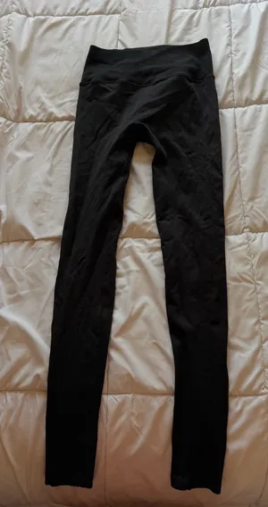 Seamless High-Waisted Ribbed Alo Yoga Leggings thumbnail 1