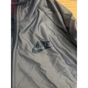 Nike‎ Y2K Vintage Hooded Windbreaker Women's medium Red Tag Swoosh black gray thumbnail 2